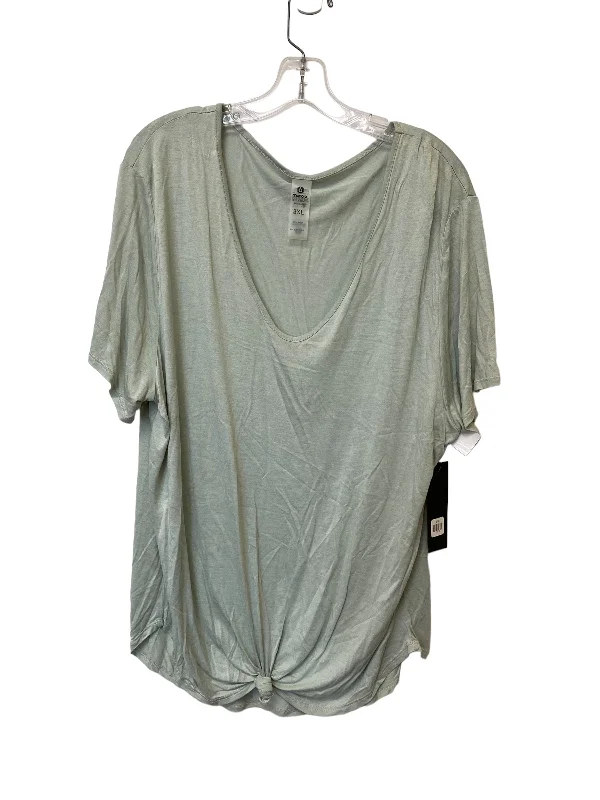 women's T-shirts with scoop necksTop Short Sleeve By Mono B  Size: 3x