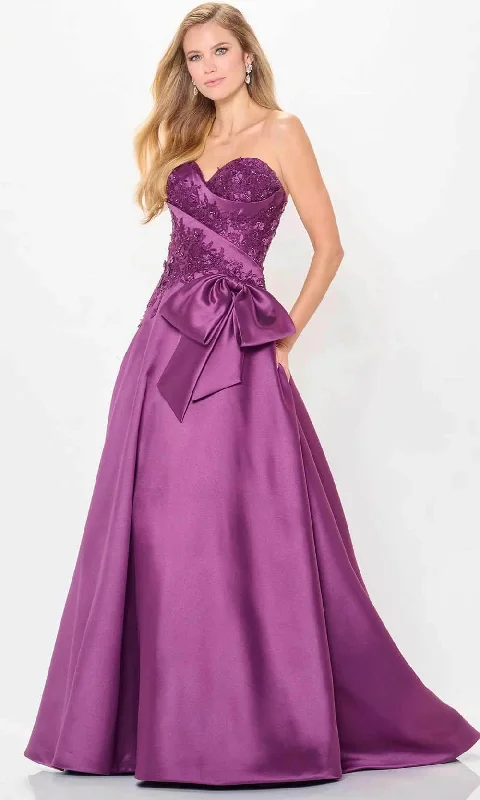 women's easy-to-wear dressesIvonne D ID6201 -Lace Applique Sweetheart Neck Evening Gown